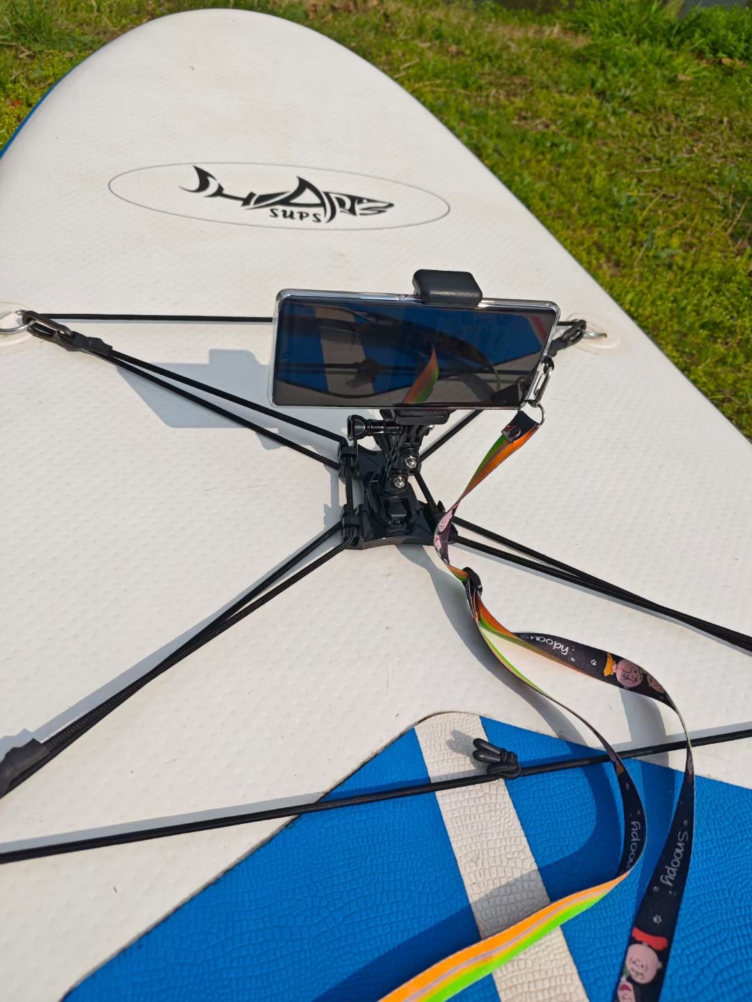 Swimboard GoPro kite and cell phone stand